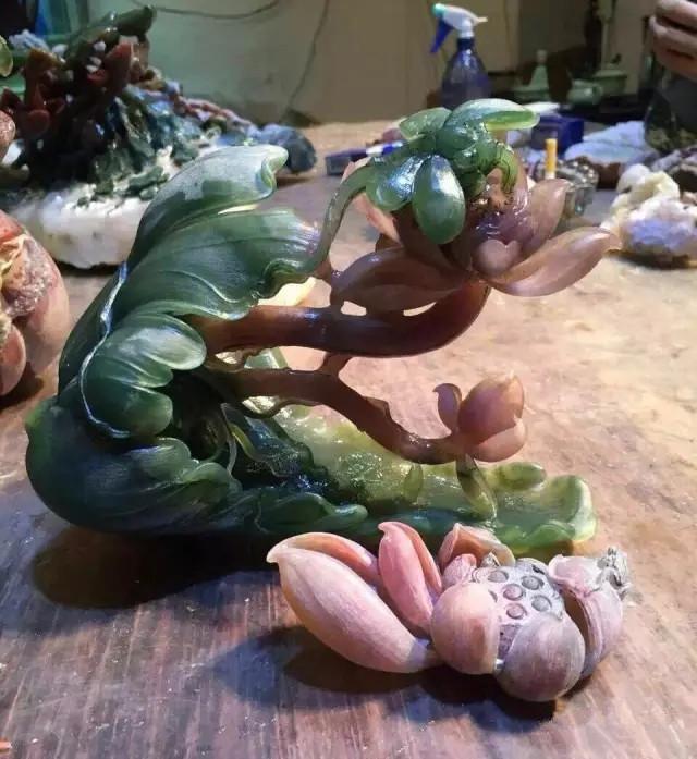 翡翠荷叶的寓意及雕刻欣赏!